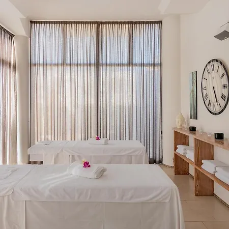 The Pelican & - Adults Only 4*
